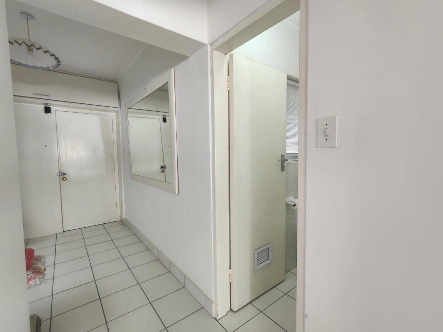 To Let 1 Bedroom Property for Rent in Sea Point Western Cape